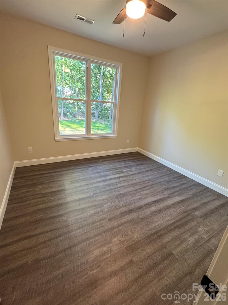 530 Oakwood Cir, Lexington, NC 27295