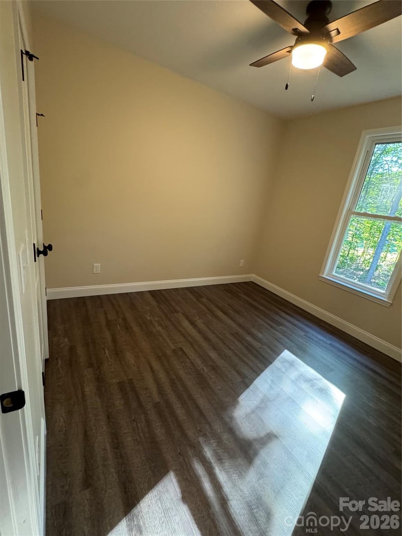 530 Oakwood Cir, Lexington, NC 27295