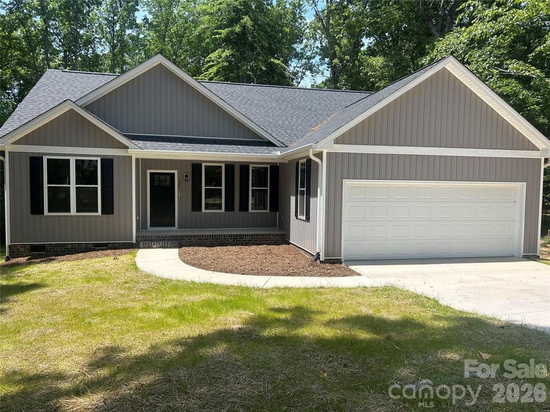 530 Oakwood Cir, Lexington, NC 27295