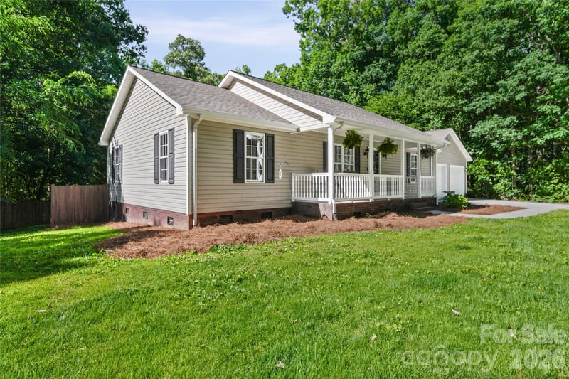 39328 Holly Ridge Rd, New London, NC 28127