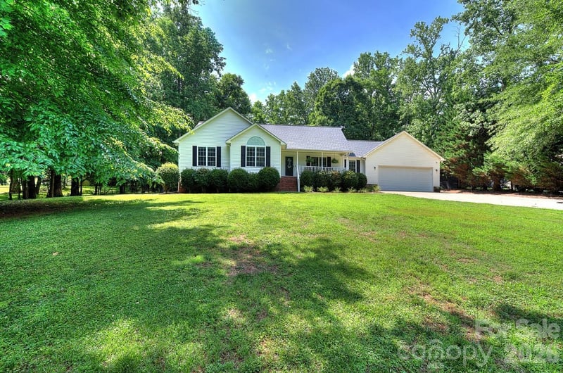255 Tanager Dr, York, SC 29745