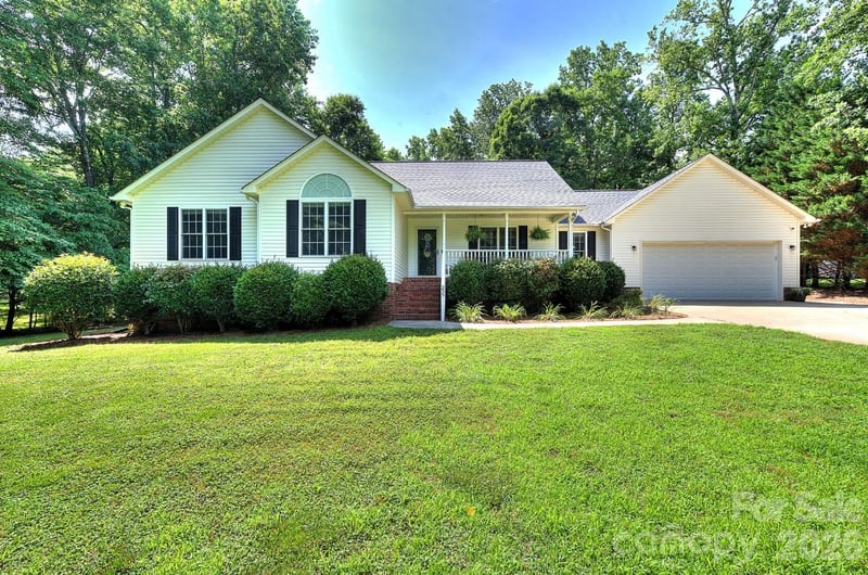 255 Tanager Dr, York, SC 29745