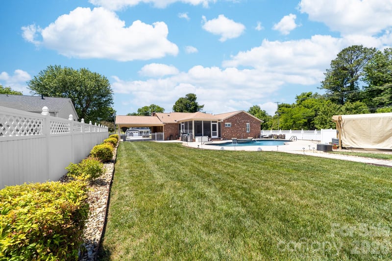 2402 Malotte Ln, Gastonia, NC 28054