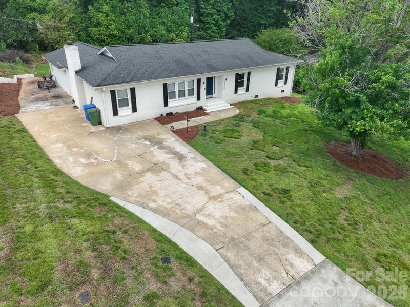 1709 Essen Ln, Gastonia, NC 28054