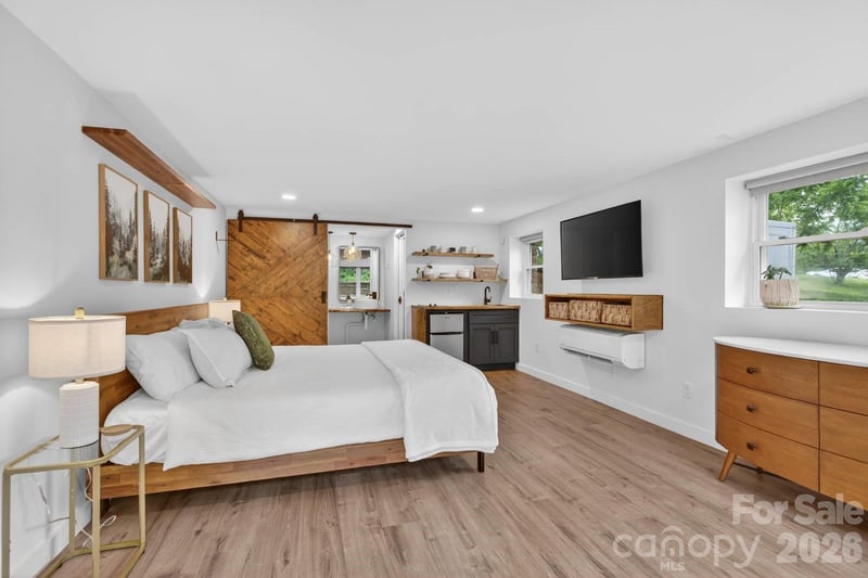 140 Dunbar St, Bryson City, NC 28713