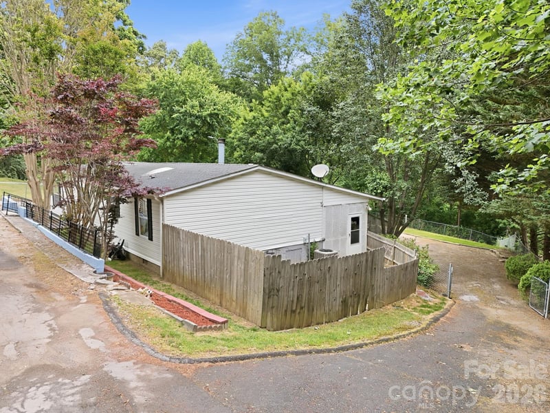405 Gray Ct, Asheville, NC 28806