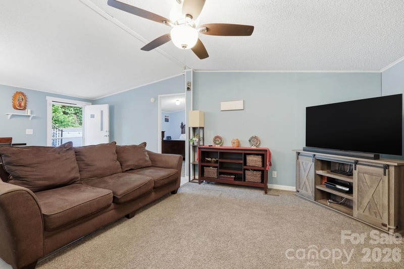 405 Gray Ct, Asheville, NC 28806