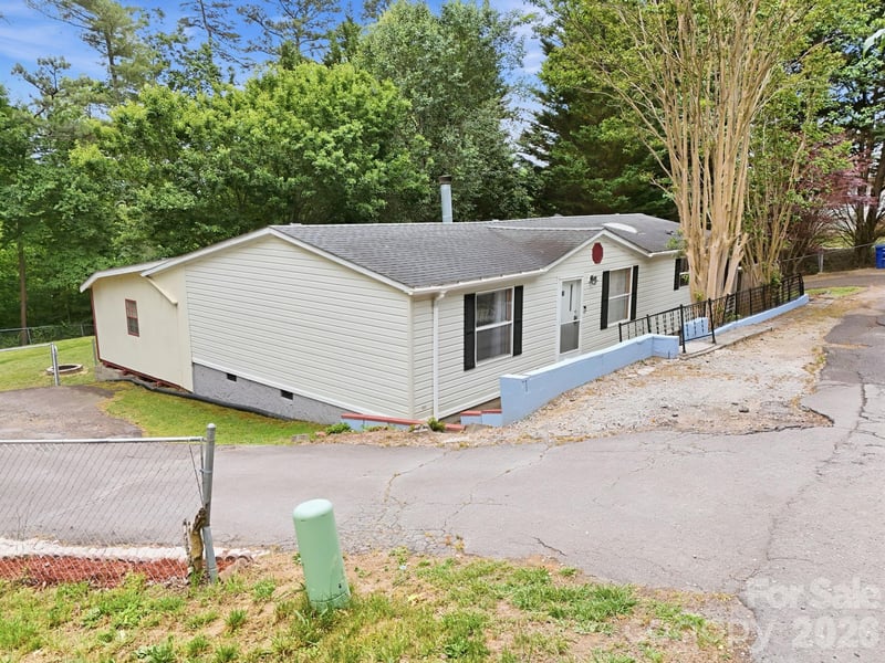 405 Gray Ct, Asheville, NC 28806