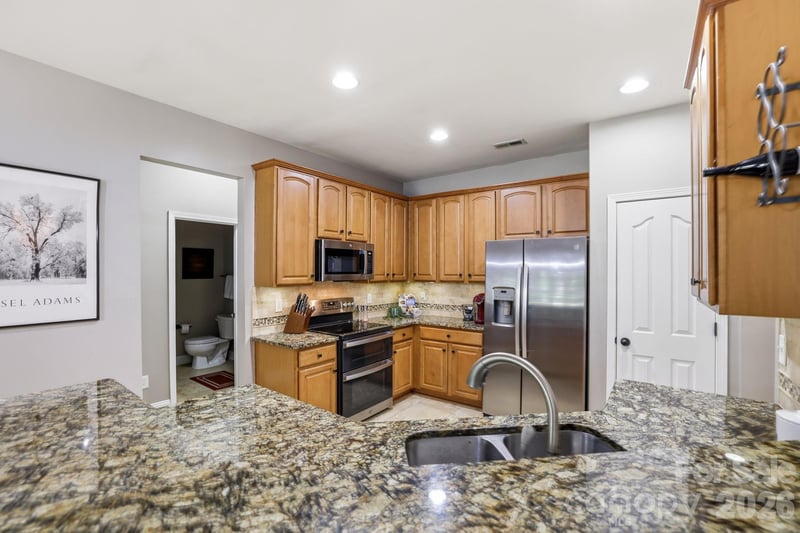 9118 Spratt Ln, Waxhaw, NC 28173