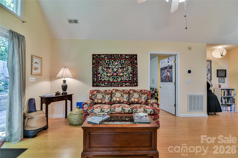 13 Silver Pl, Black Mountain, NC 28711