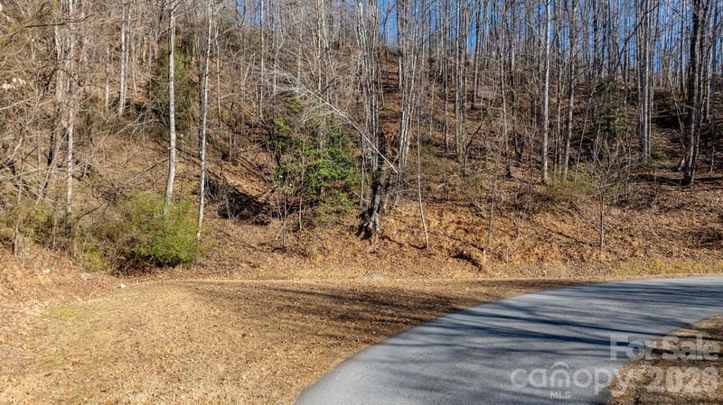 Round Rock Rd, Lenoir, NC 28645