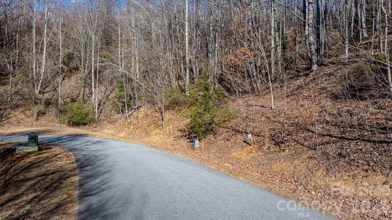 Round Rock Rd, Lenoir, NC 28645
