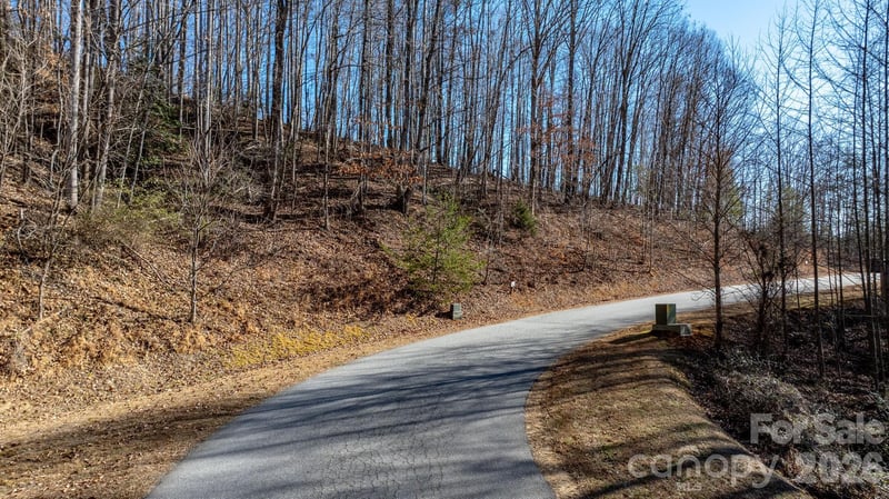 Round Rock Rd, Lenoir, NC 28645