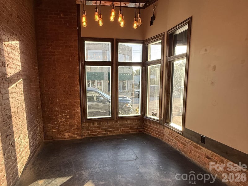 28 E Main St, Maiden, NC 28650