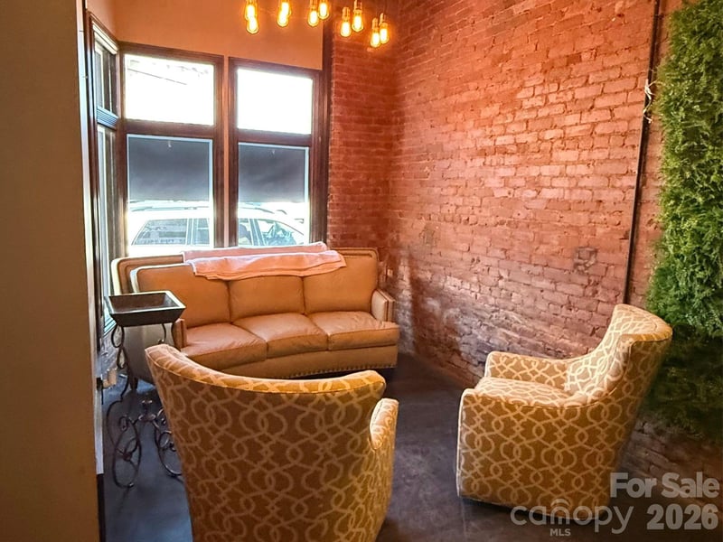 28 E Main St, Maiden, NC 28650