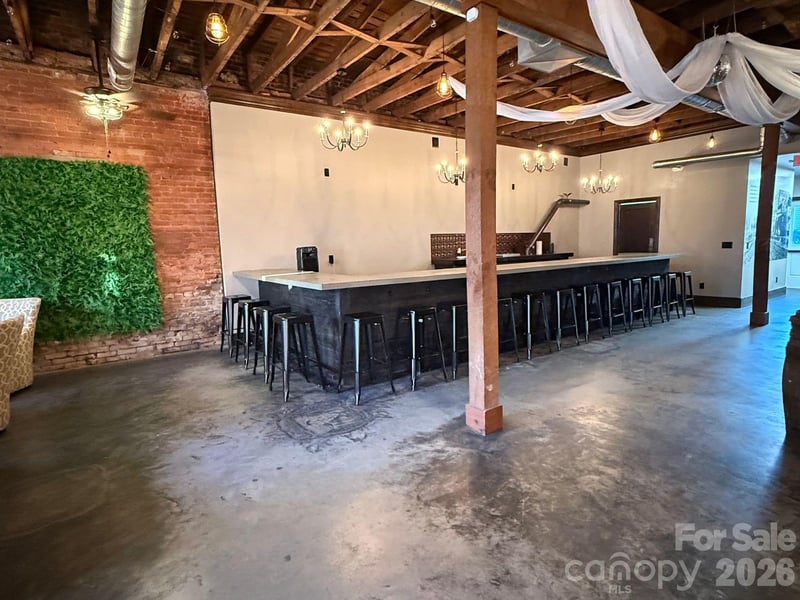 28 E Main St, Maiden, NC 28650