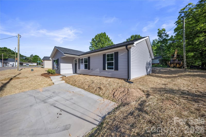 303 9th St, Kannapolis, NC 28081