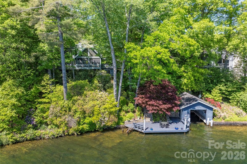90 West Shore Dr, Lake Toxaway, NC 28747