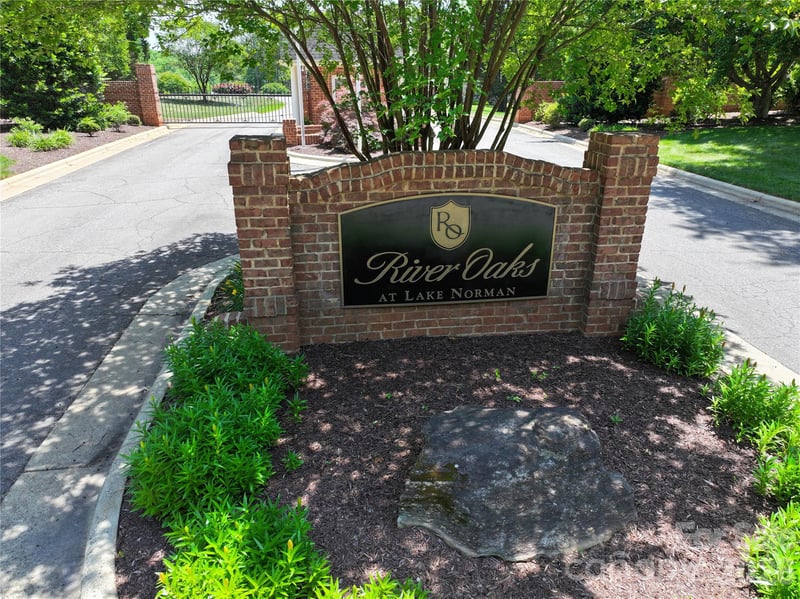 317 Broken Arrow Dr, Statesville, NC 28677
