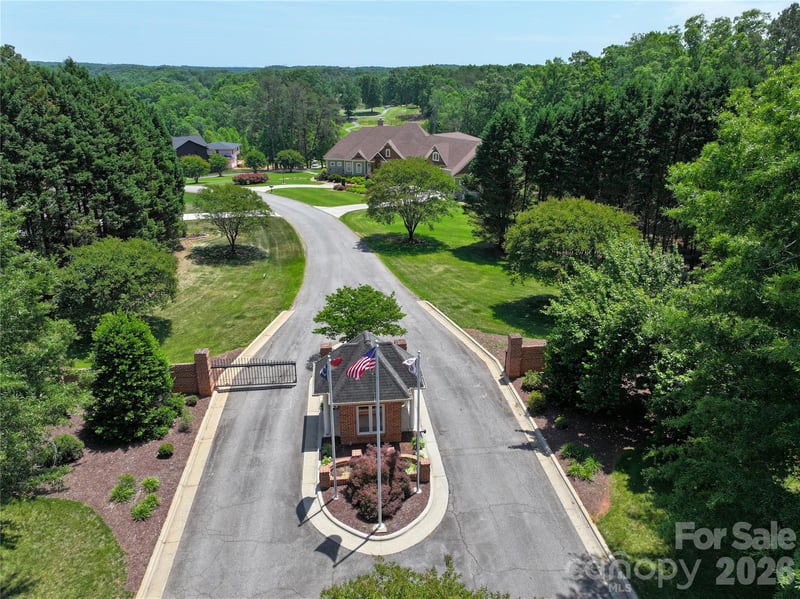 317 Broken Arrow Dr, Statesville, NC 28677