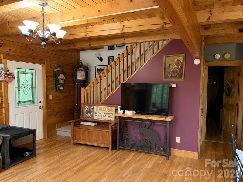 115 Paso Fino Dr, Maggie Valley, NC 28751