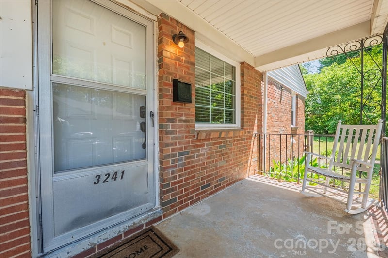 3241 Minnesota Rd, Charlotte, NC 28208