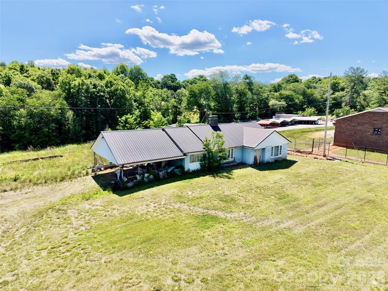 1263 Nc 16 Hw, Taylorsville, NC 28681