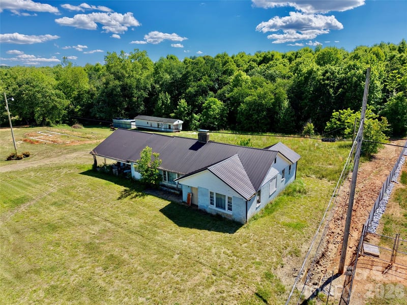 1263 Nc 16 Hw, Taylorsville, NC 28681
