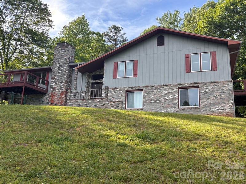 656 Cashiers Valley Rd, Brevard, NC 28712