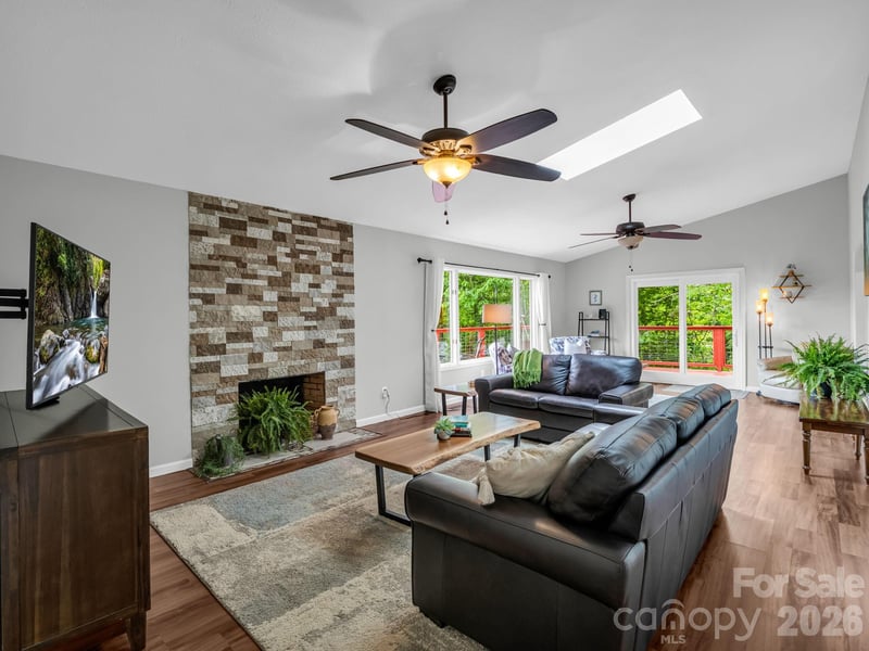 656 Cashiers Valley Rd, Brevard, NC 28712