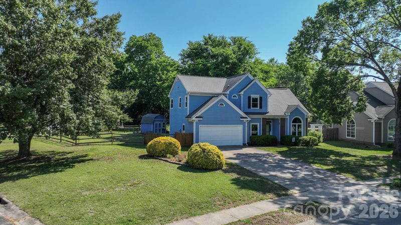 9101 Castlebay Dr, Charlotte, NC 28277
