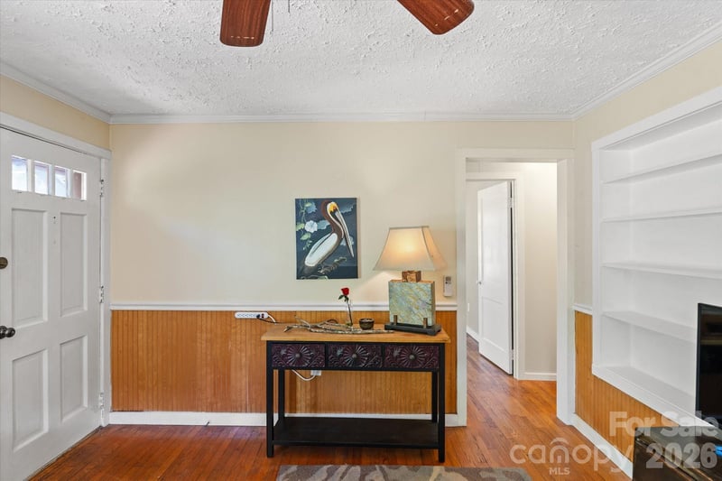 224 Aurora Dr, Asheville, NC 28805