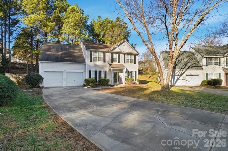 8805 Red Tail Ct, Charlotte, NC 28269