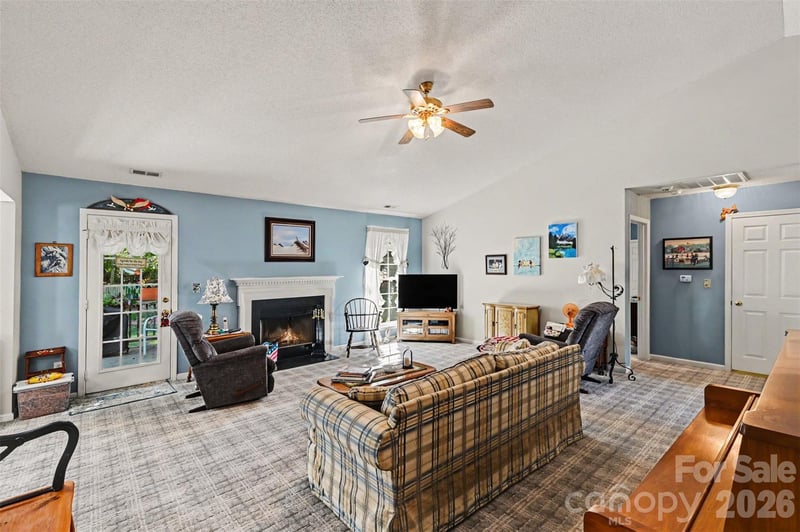 12323 Poplar Forest Dr #205, Charlotte, NC 28278