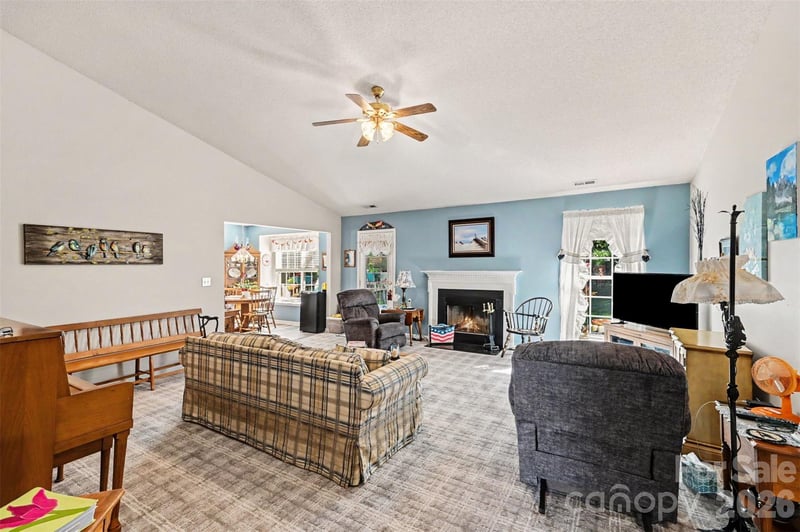 12323 Poplar Forest Dr #205, Charlotte, NC 28278