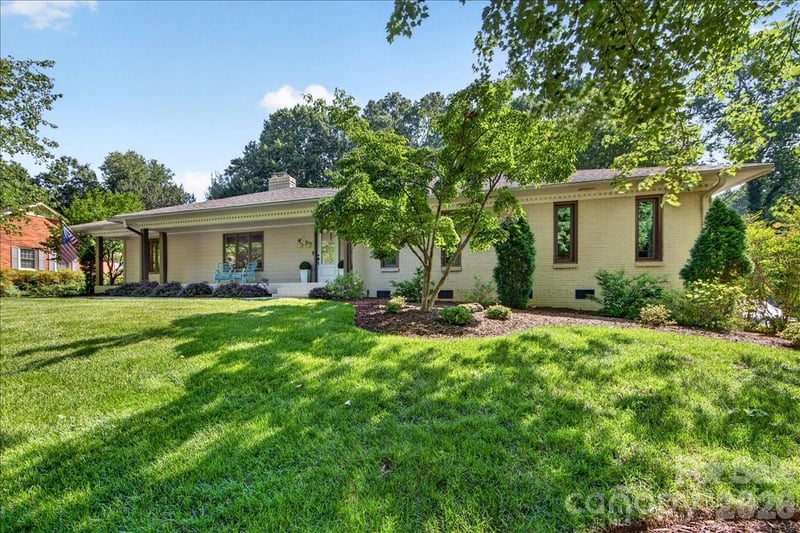 1128 Court Dr, Charlotte, NC 28211