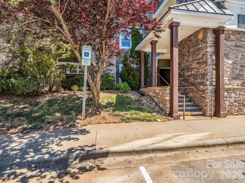 2000 Olde Eastwood Village Blvd #3B, Asheville, NC 28803