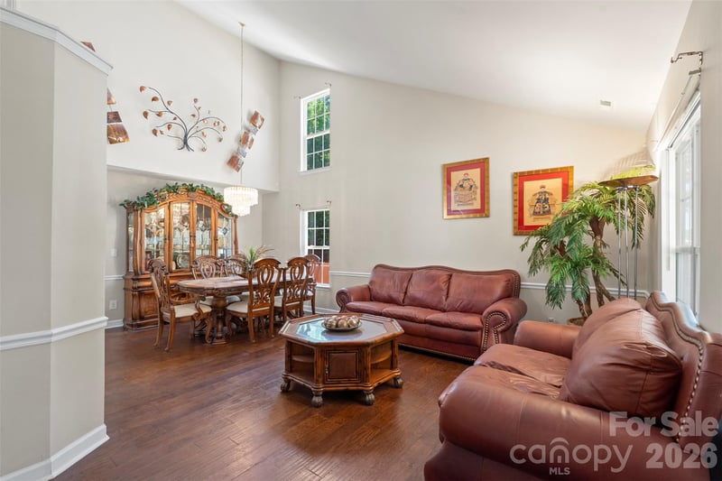 7923 Shiny Meadow Ln, Charlotte, NC 28215