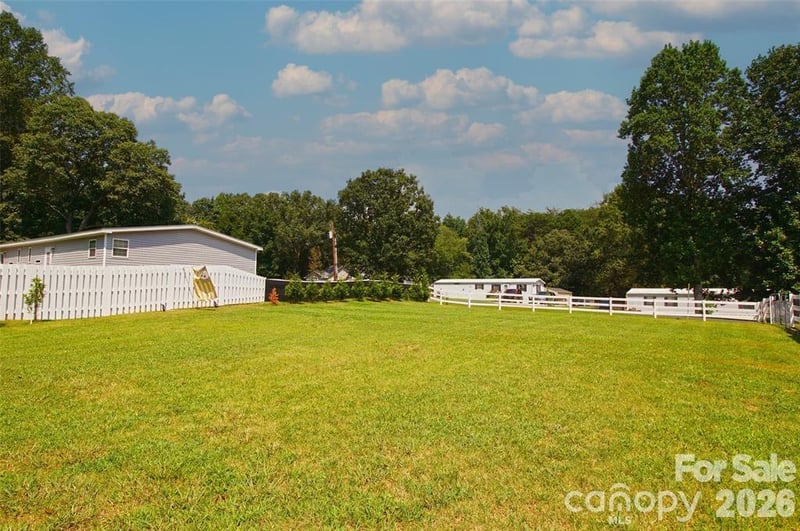 7010 Executive Cir, Denver, NC 28037