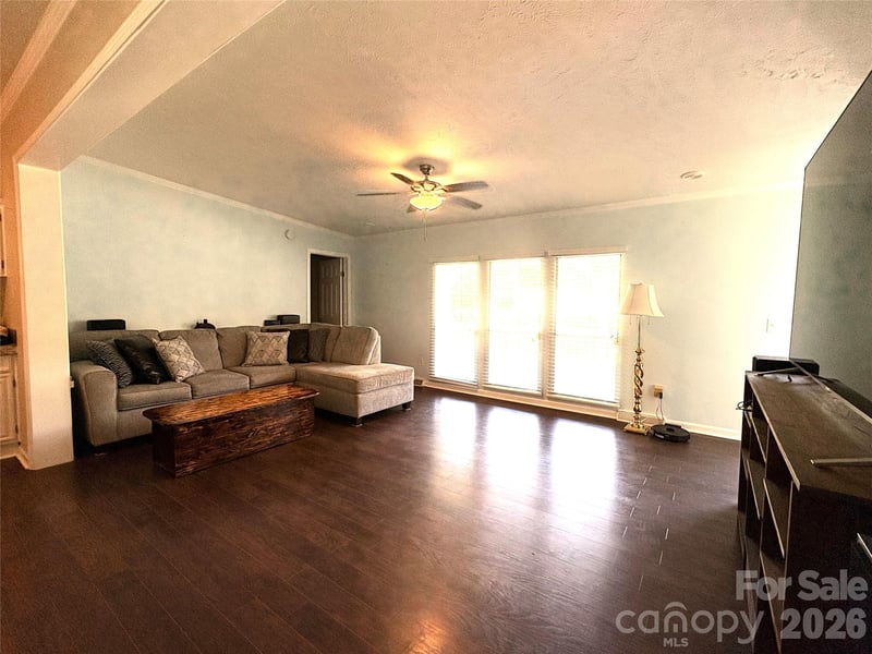 7010 Executive Cir, Denver, NC 28037