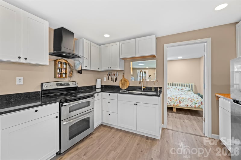 1 Detroit Ave, Asheville, NC 28806