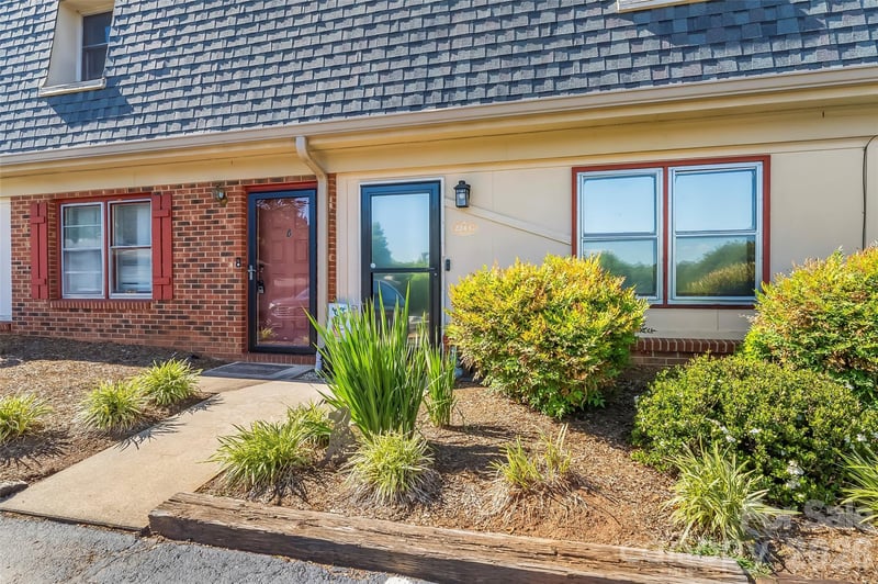 224 14th Ave #C, Hickory, NC 28602