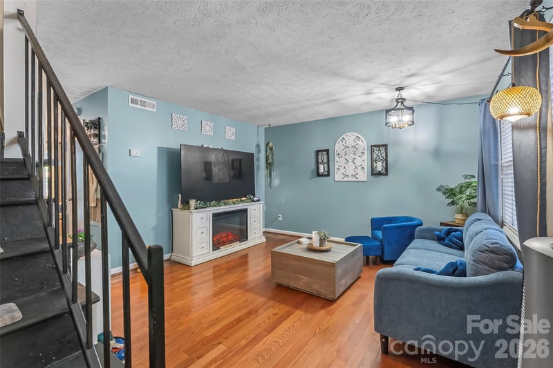 224 14th Ave #C, Hickory, NC 28602
