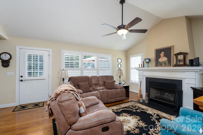 587 Marigold Dr, Kannapolis, NC 28083