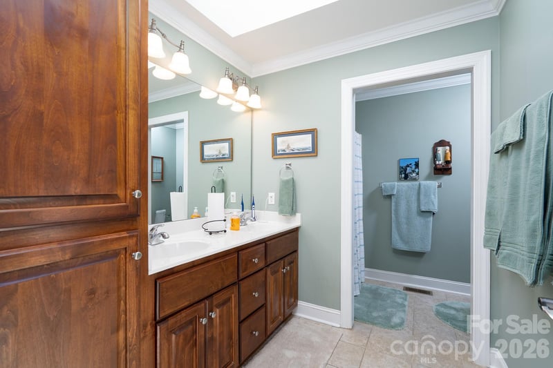 587 Marigold Dr, Kannapolis, NC 28083
