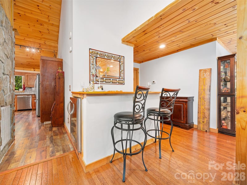 228 Continental Divide Rd, Spruce Pine, NC 28777