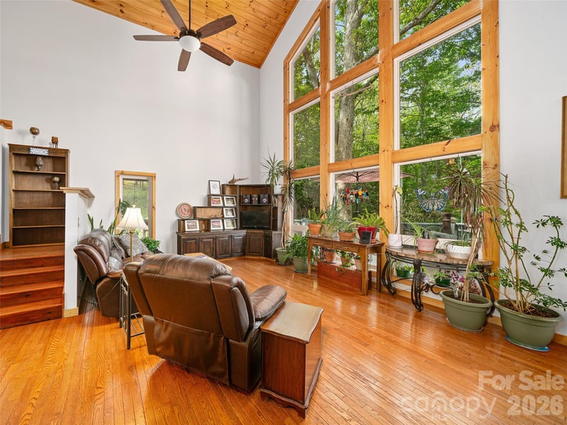 228 Continental Divide Rd, Spruce Pine, NC 28777