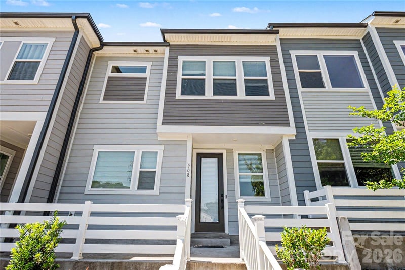 908 Kinsey Al, Charlotte, NC 28217
