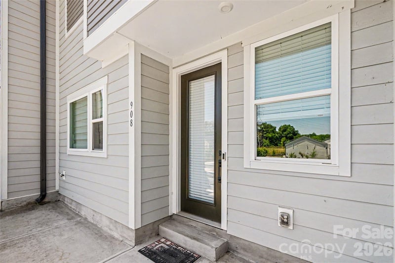 908 Kinsey Al, Charlotte, NC 28217