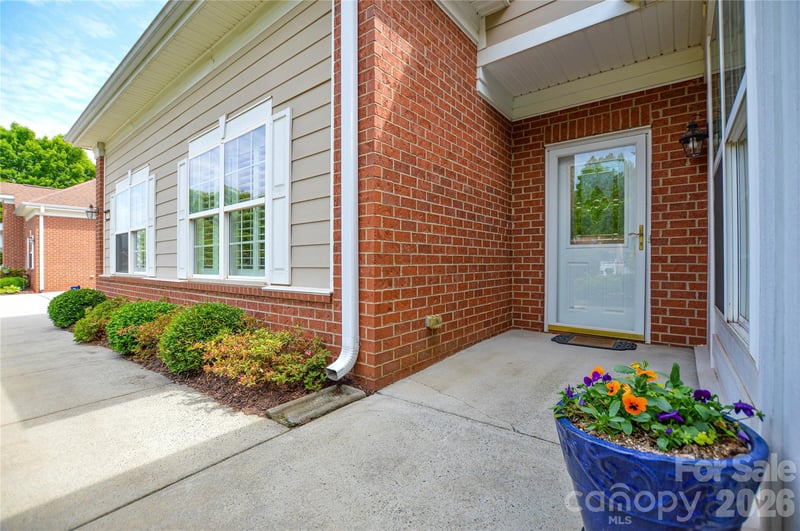 2249 Castle Ct, Matthews, NC 28105